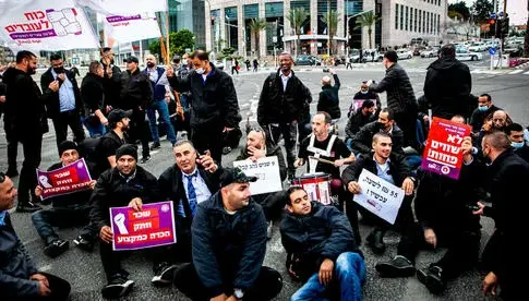 Израильские водители общественного транспорта выступают против привлечения иностранных работников