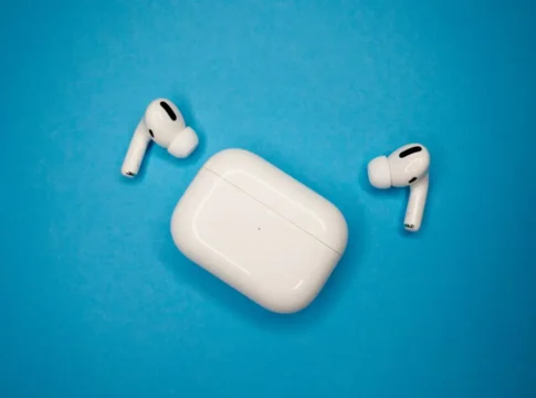 AirPods от Apple лишают путешествий неожиданного очарования
