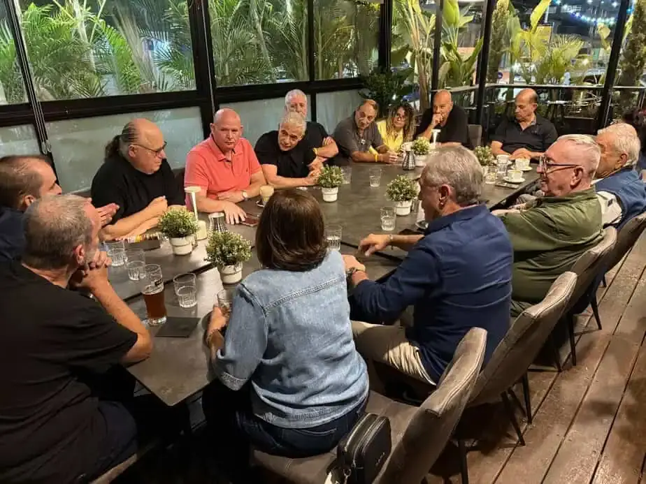 Яир Лапид обсудил с активистами «Есть будущее» в Йехуде‑Моноcоне актуальные проблемы страны