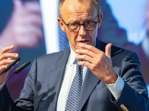 Мерц отбивает атаки молодых консерваторов по пенсионной реформе