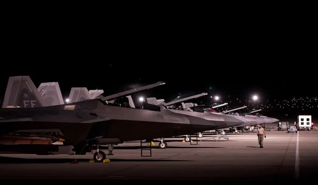 Бельгия начала расследование после третьей ночи полётов дронов над базой НАТО в Кляйне‑Брогеле