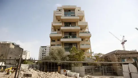 Жители 13‑этажного дома на Штраус, 4 в Иерусалиме вынуждены временно покинуть квартиры из‑за строительства подземной станции