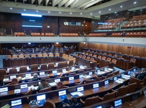 Кнессет одобрил законопроект о реформе регулирования вещания