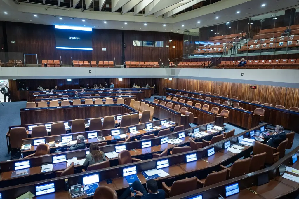 Кнессет одобрил законопроект о реформе регулирования вещания