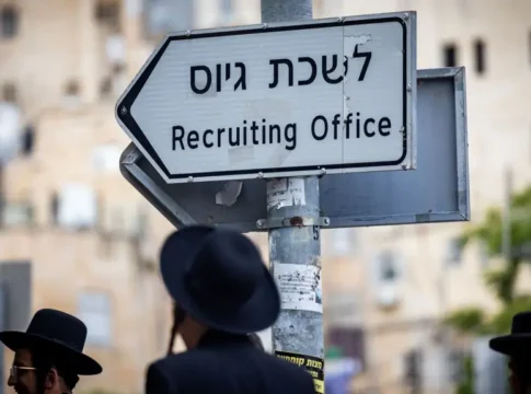 Семь депутатов коалиции проголосуют против: проект закона о призыве не пройдет