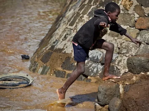 Стихийное бедствие в Кении: оползень в долине Рифт унес жизни минимум 21 человека и разрушил более тысячи домов