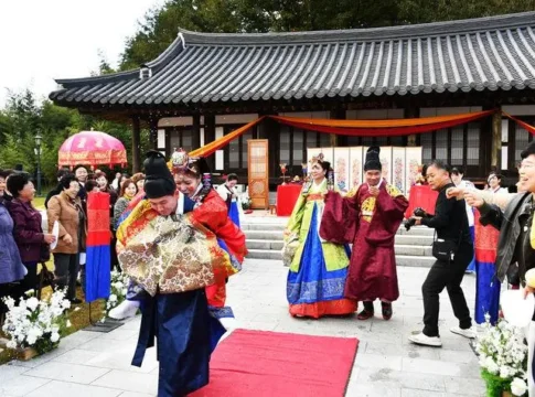 Южная Корея: Рост числа межкультурных браков и рождаемости впервые за 12 лет