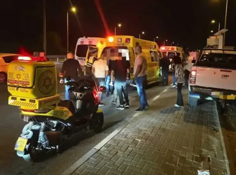 Трое родственников предстанут перед судом за стрельбу в пассажира автобуса