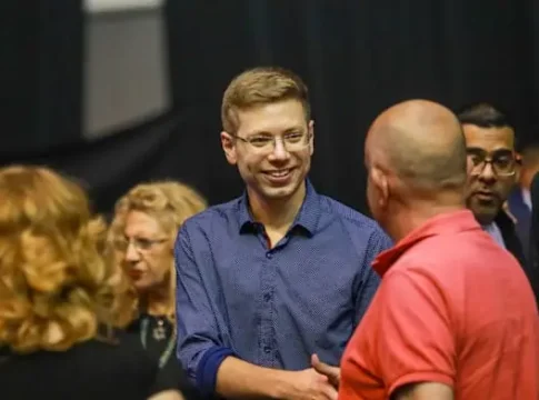 Разложение нравов: когда честность становится слабостью