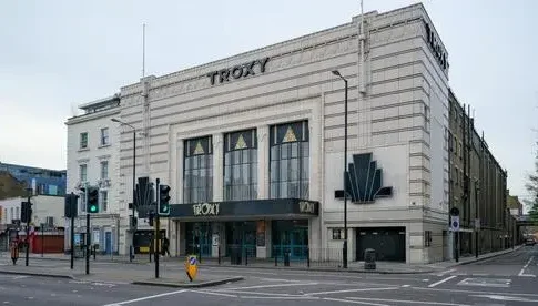 Лондонский театр обвиняют в дискриминации еврейских мероприятий