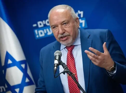 Либерман: Политики-прагматики, избегающие закона о призыве, заключили сделку с Тиби и Касифом