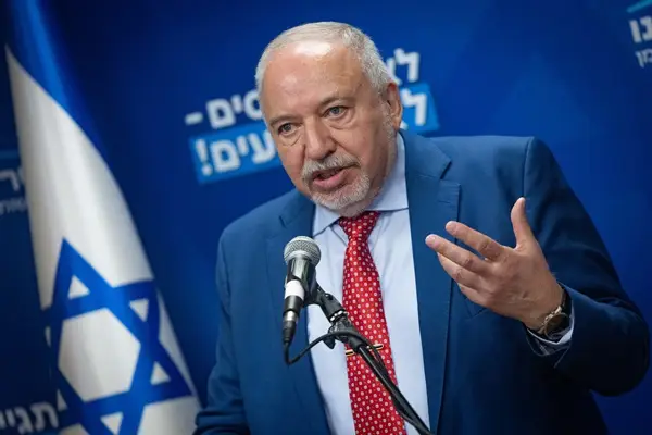 Либерман: Политики-прагматики, избегающие закона о призыве, заключили сделку с Тиби и Касифом