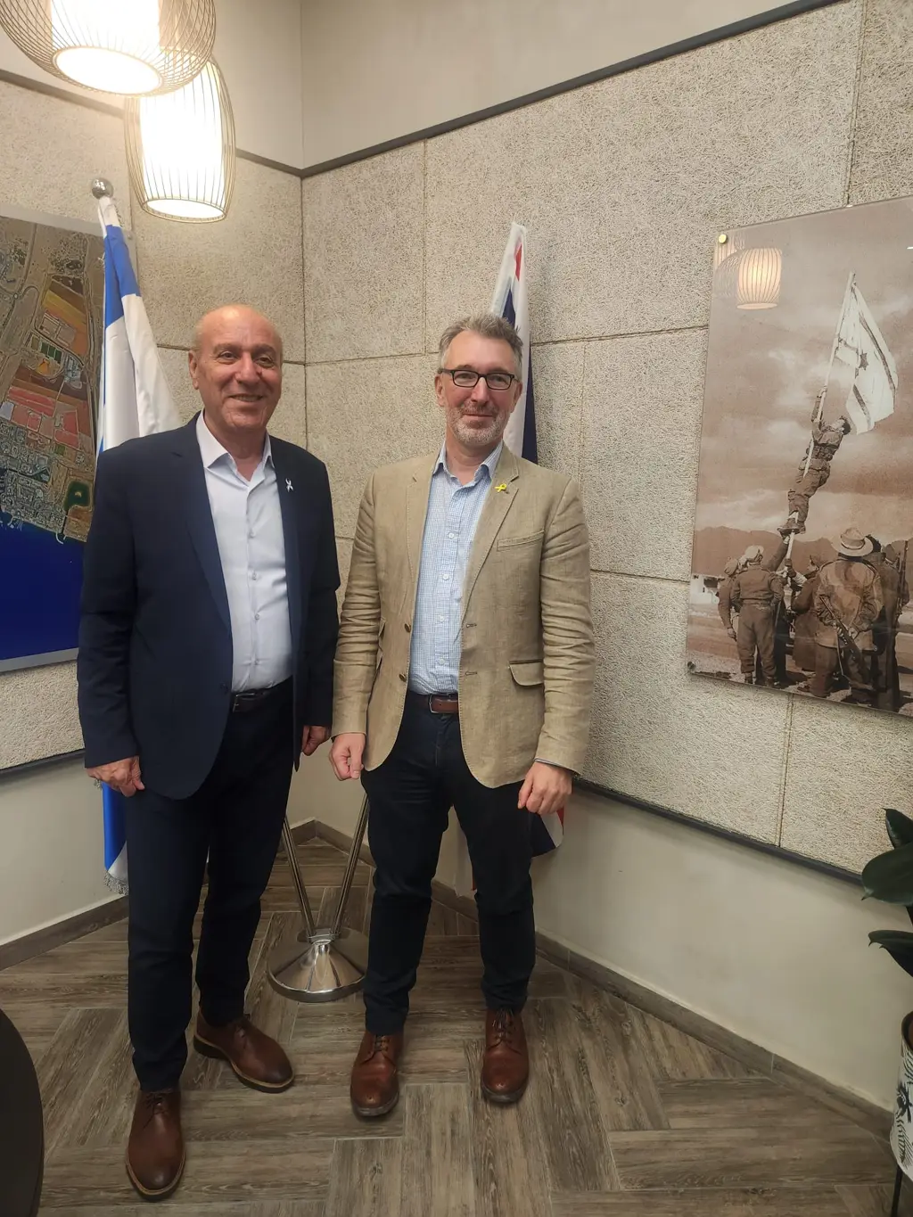 Посол Великобритании в Израиле посетил Эйлат для обсуждения укрепления сотрудничества