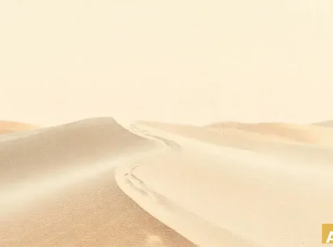 Израильская художница по песку объединит усилия с командой робототехники из Бинь (AI-иллюстрация)