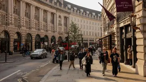 Экономика Великобритании неожиданно сократилась перед решением по процентной ставке