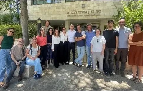 Историческое решение: Суд обязал государство вести переговоры с профсоюзами перед аутсорсингом услуг