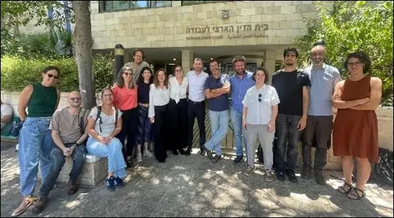 Историческое решение: Суд обязал государство вести переговоры с профсоюзами перед аутсорсингом услуг