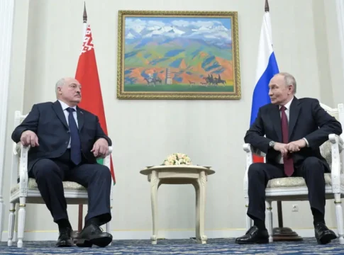 Исключение Беларуси из мирного договора по Украине чревато российской аннексией, предупреждает The Independent