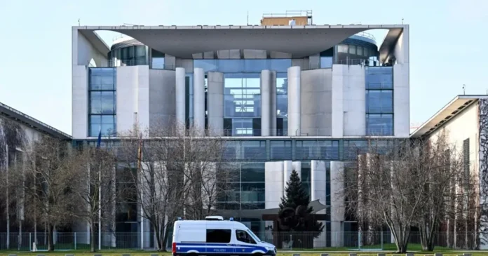 Зеленский призвал к «достойному» миру на фоне переговоров в Берлине и продолжающихся обстрелов