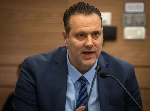 Израильские актеры сталкиваются с сокращением гонораров на фоне урезания бюджета Министерства культуры