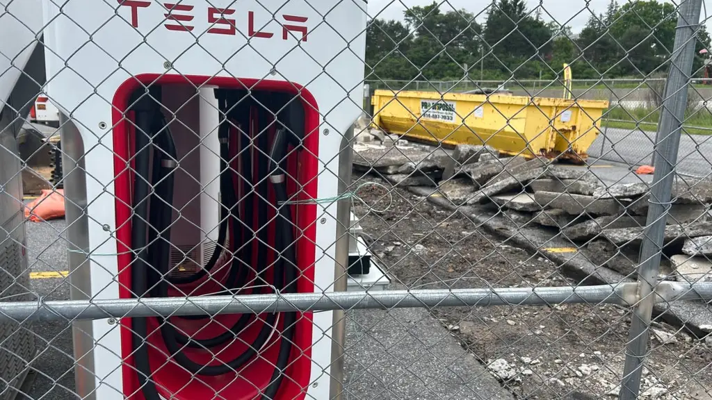 На трассе Пенсильвании в Сомерсете удвоили число зарядных станций для электромобилей