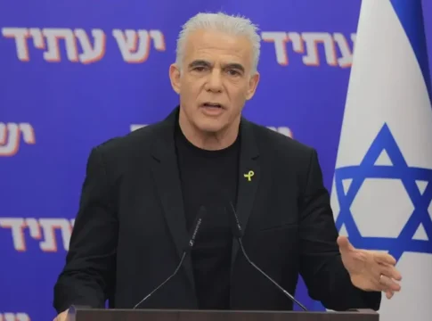 Яир Лапид: Ханука символизирует стойкость еврейского народа перед лицом ненависти