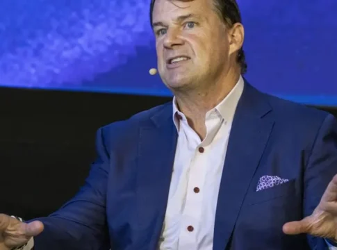 Ford сокращает производство электромобилей и списывает 19,5 млрд долларов на фоне изменений политики США