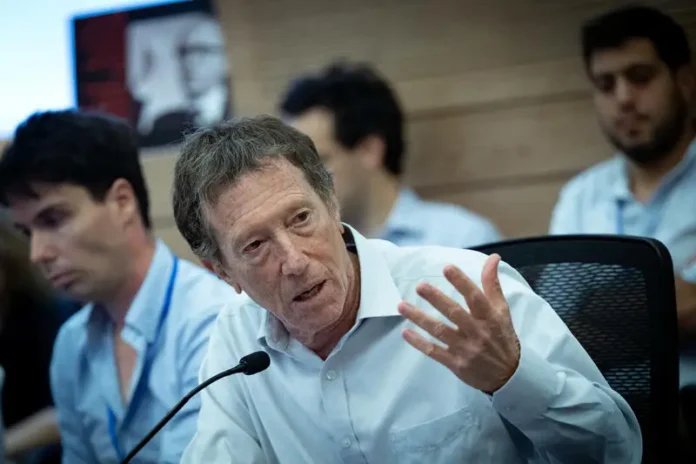 Банк Израиля обвиняют в потере миллиардов из-за неэффективного управления валютными резервами во время войны