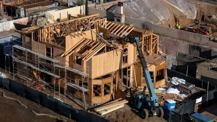 Рынок труда США: замедление роста найма на фоне инфляции и сокращения госрасходов