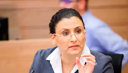 Член комиссии по расходам семьи Нетаньяху покидает пост ради возвращения на госслужбу