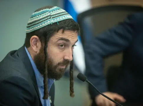 Цви Сукот назначен председателем комиссии по образованию вместо Моше Соломона