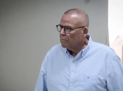 Сравнение судебных процессов: как ведут себя обвиняемый Нетаньяху и подозреваемый Бар-Давид