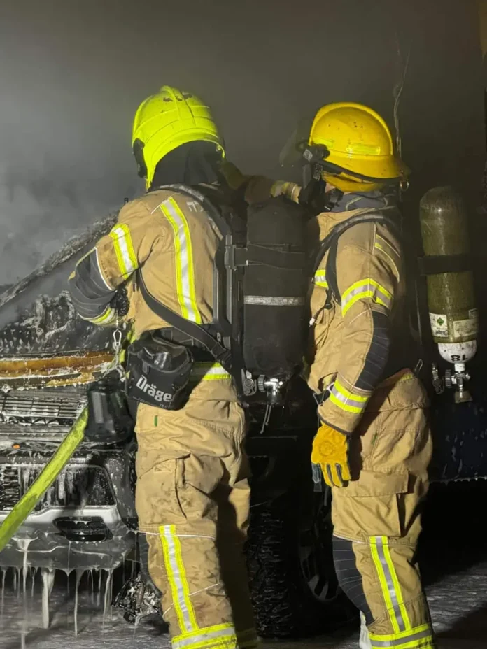 Крупный пожар в Иерусалиме: семь человек эвакуированы из горящей квартиры