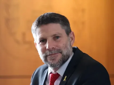 Минфин требует от ведомств мер по оптимизации расходов из-за роста оборонного бюджета