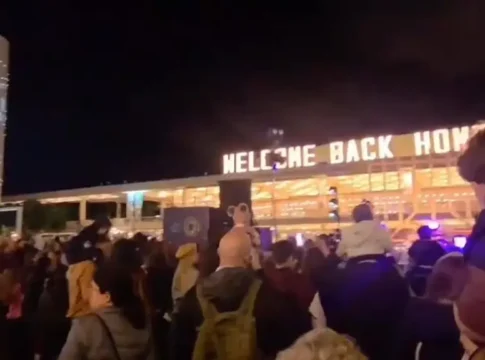 Тель-Авив зажег свет Хануки: праздничные мероприятия заменили протесты