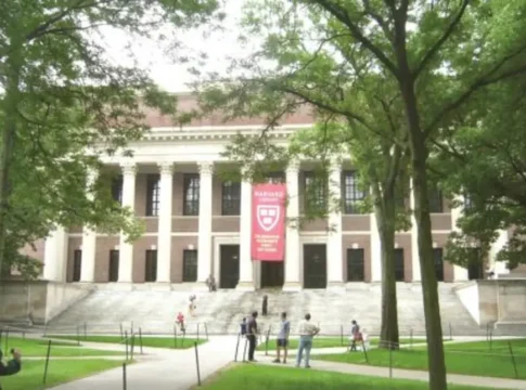 Скандал в Гарварде: Обвиненный в нападении на студента-израильтянина получил должность в университете