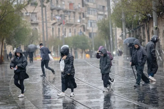 Израиль накроет осенний фронт: ливни, грозы на севере и резкое похолодание