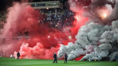 Конец пиротехнике: За бросок на стадионе – до 3 лет за решеткой