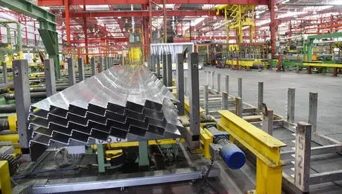 Битва за алюминий: Смотрич решает судьбу местной промышленности и цен на жилье