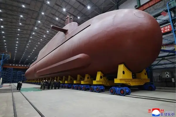 Ким Чен Ын показал ядерную подлодку: Пхеньян наращивает морскую мощь