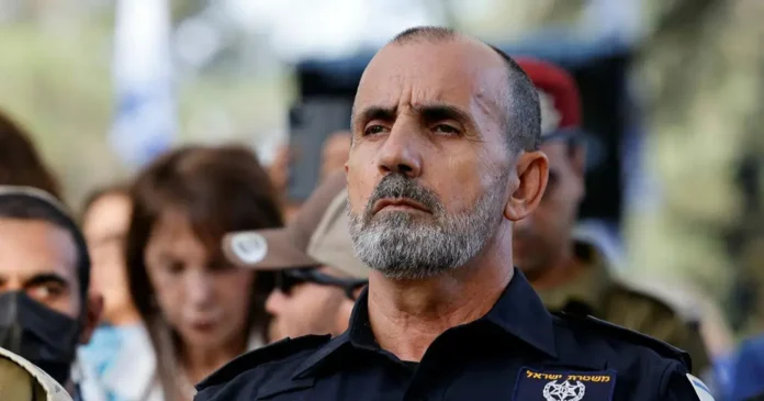 Полиция повышает командира, причастного к скандальному аресту активисток