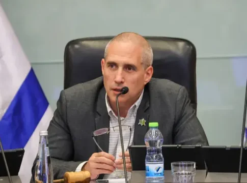 Буря в финансовой комиссии Кнессета: оппозиция покинула заседание, юрсоветник ушла