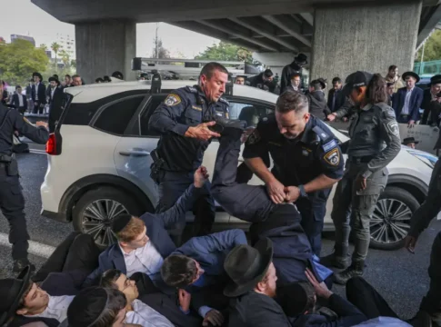 Нетаниягу давит: Закон о призыве на финишной прямой, несмотря на протесты