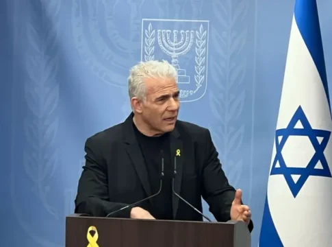 Лапид подает в БАГАЦ: миллиард шекелей харедимным учреждениям – это «кража»