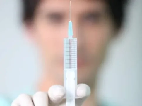 Глава «Леумит» предложил «наказывать» непривитых: урезать детские пособия