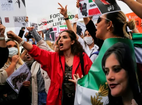 Иран на грани: цифровая революция и крах экономики пугают режим больше всего