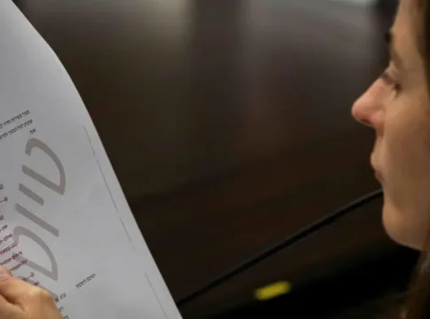 Коалиция против БАГАЦ: угрозы, подстрекательство и молчание премьера