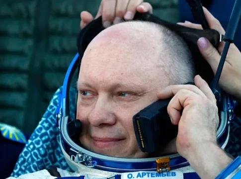 Российского космонавта отстранили от полета на SpaceX из-за предполагаемого нарушения безопасности