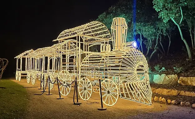 Иерусалим сияет: Город приглашает на зимние праздники света и гастрономии