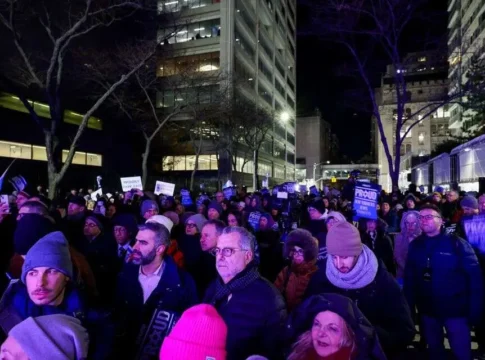 Тысячи евреев вышли на улицы Манхэттена, демонстрируя стойкость перед лицом запугивания